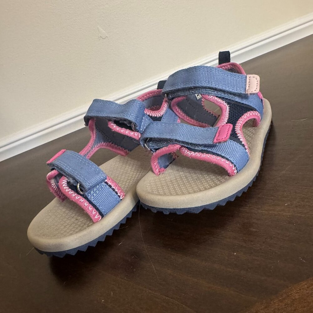 OshKosh Toddler Sandals – Size 9 – Excellent Condition (Worn Once)